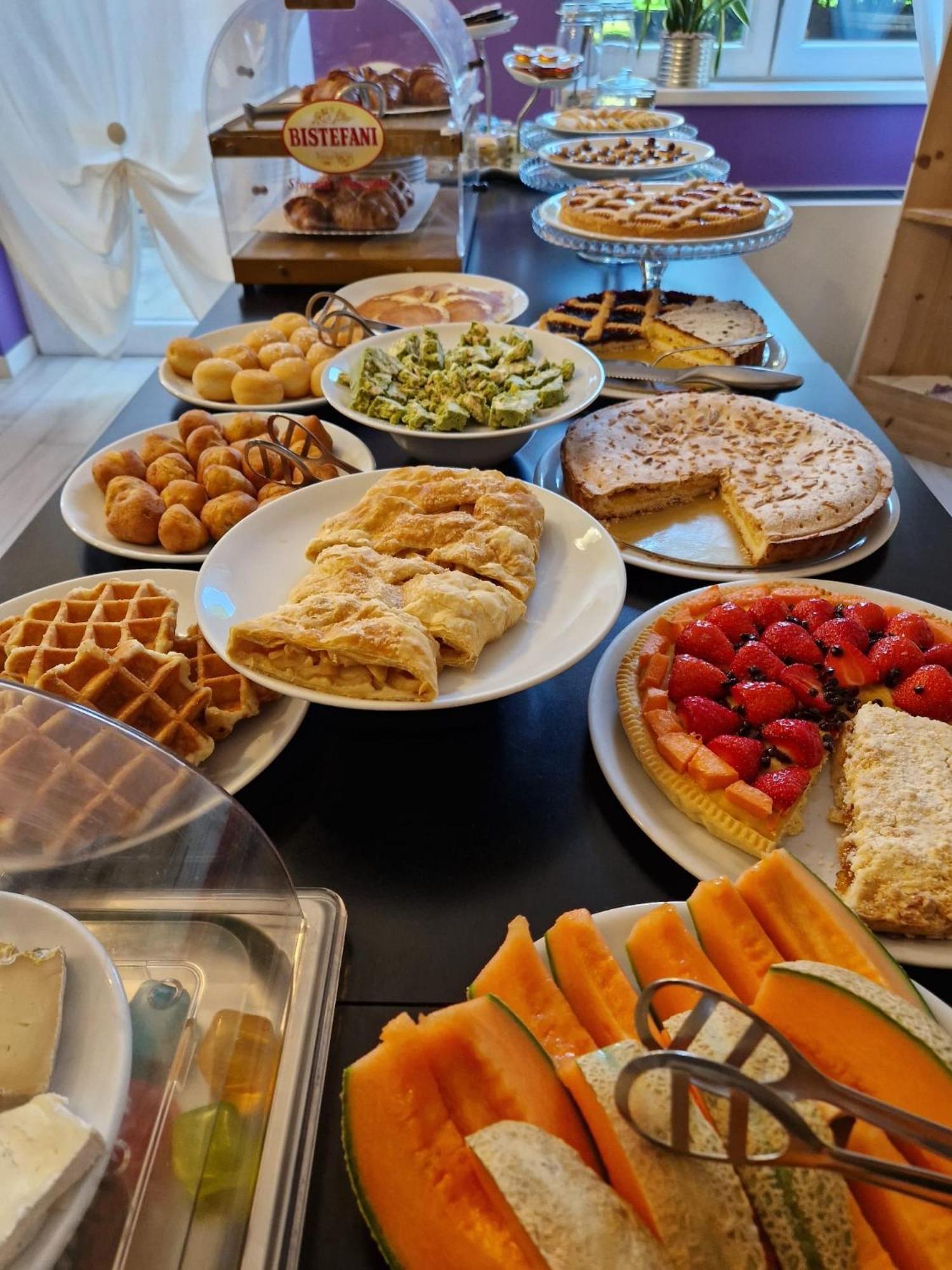 Albergo Trattoria Italia 데센자노델가르다 외부 사진