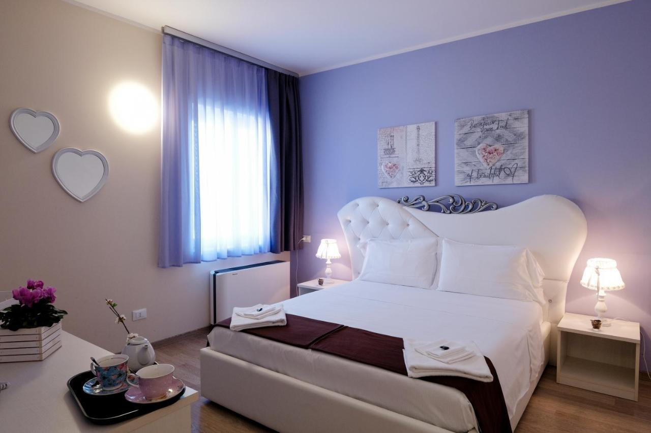 Albergo Trattoria Italia 데센자노델가르다 외부 사진