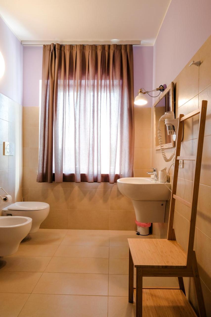 Albergo Trattoria Italia 데센자노델가르다 외부 사진
